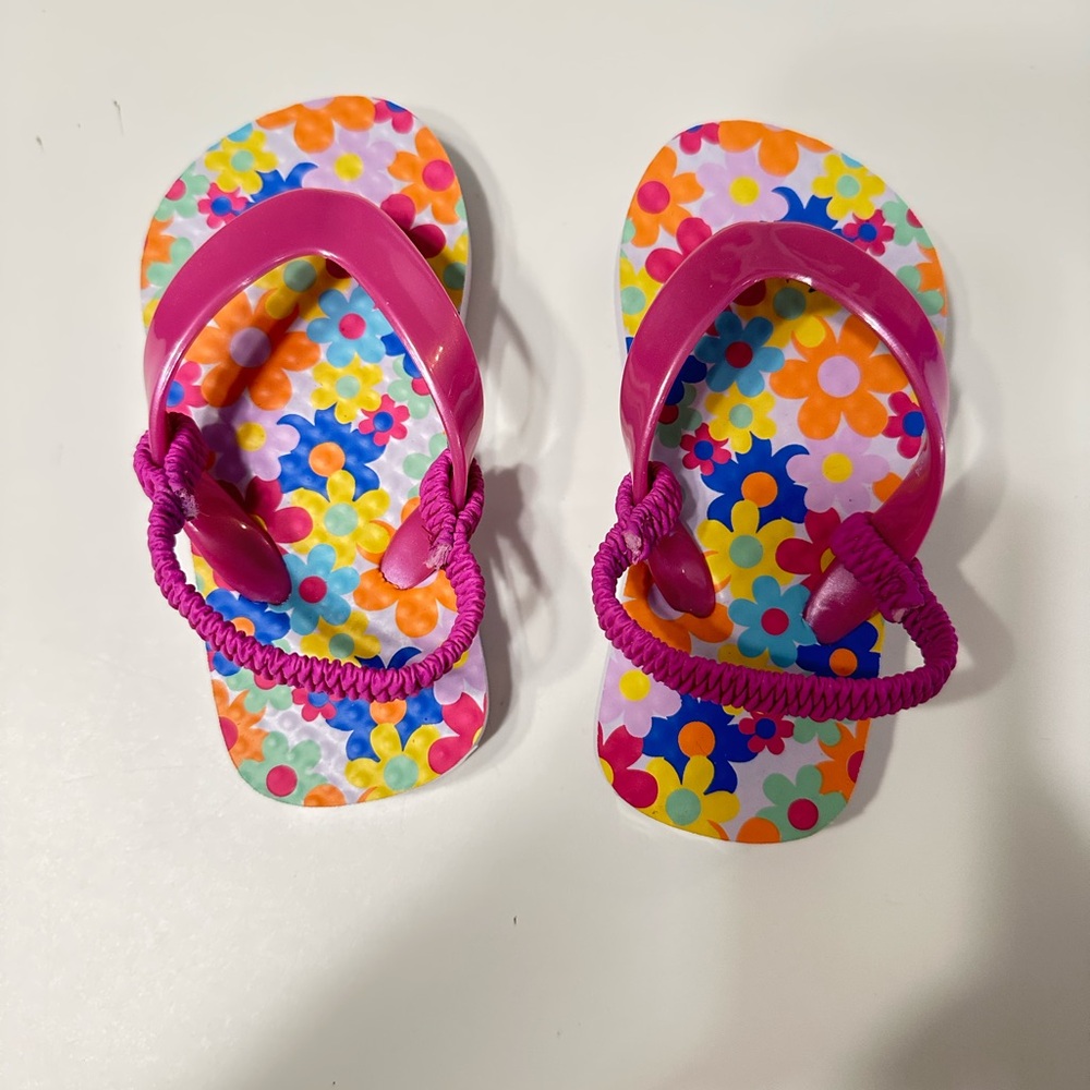 NEW toddler flip flops